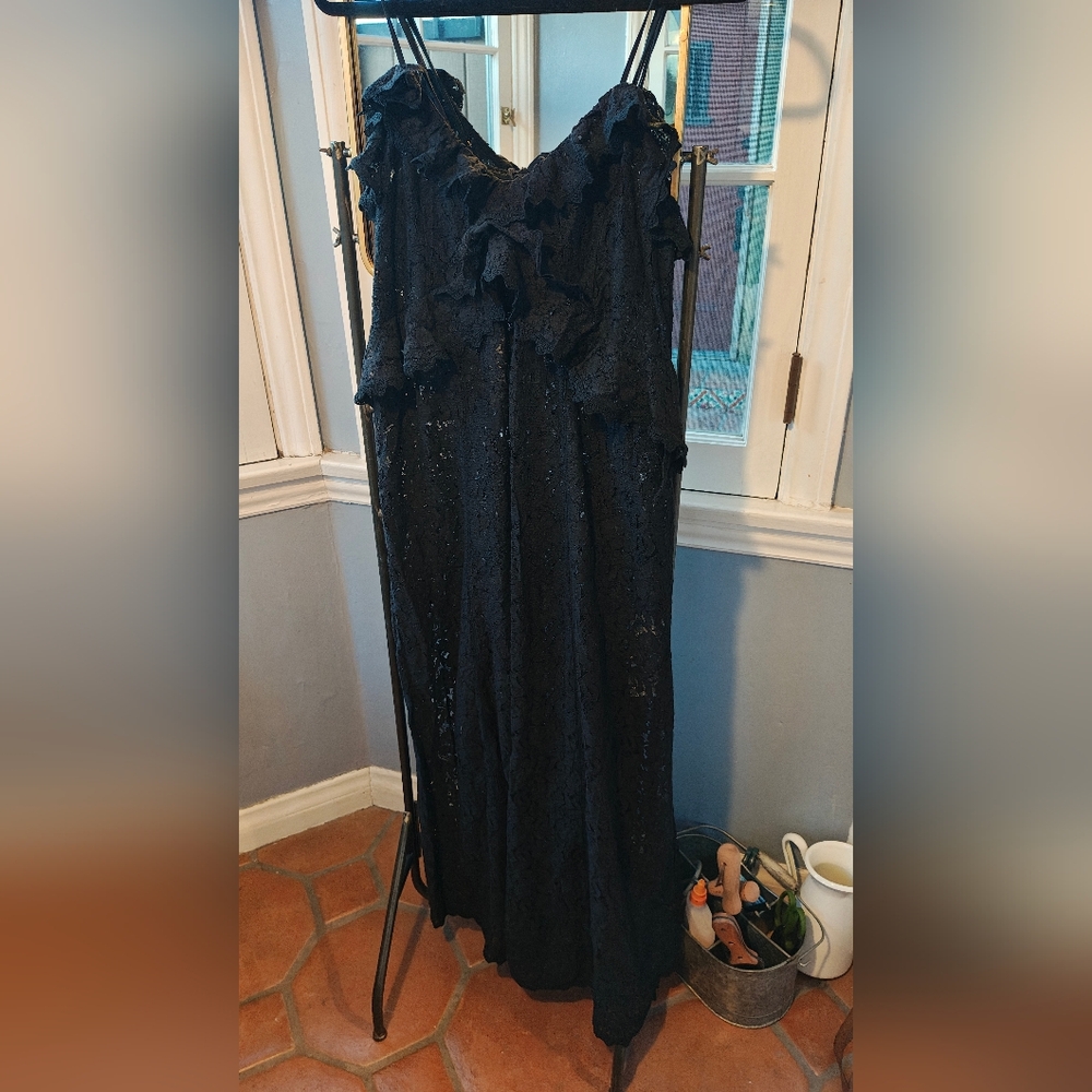 Spell Black Lace Maxi Dress - Picture 6 of 12
